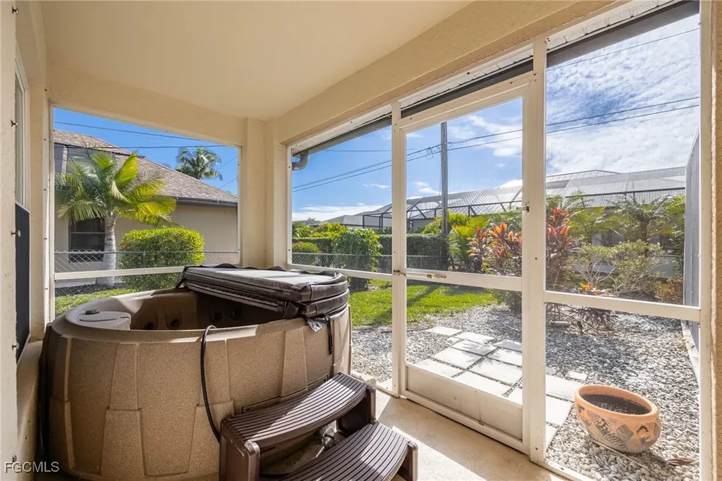 1708 SW 52nd Street Cape Coral FL 33914
