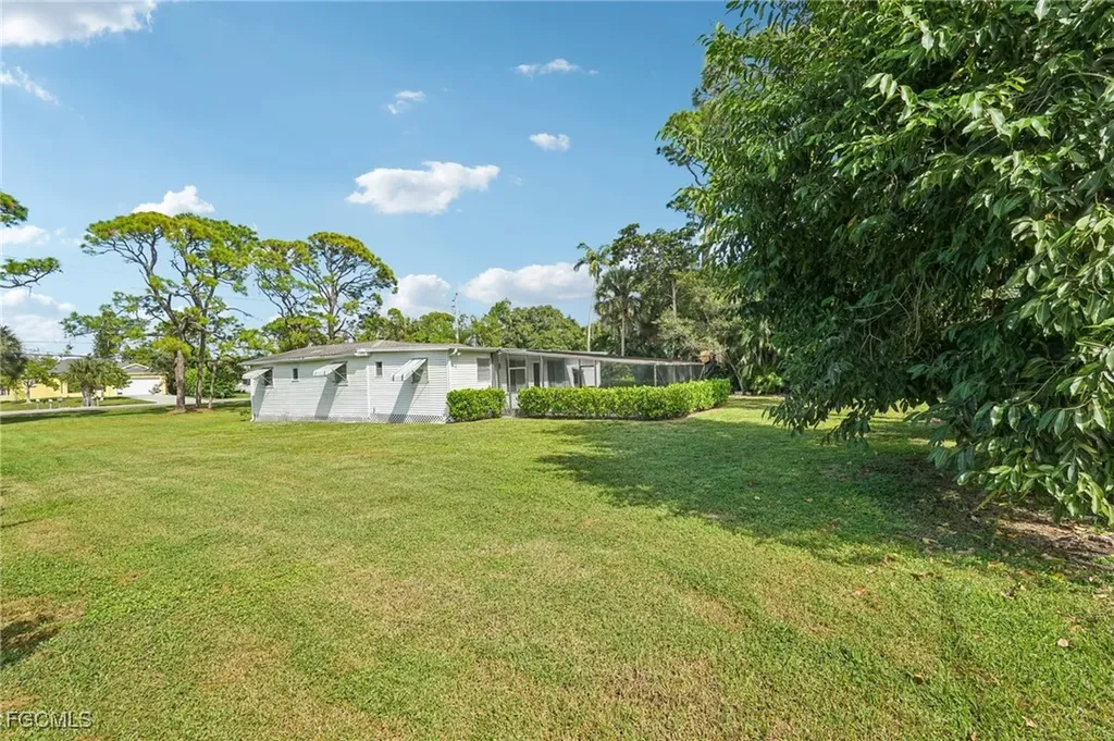 4331 Tarpon Avenue SW Bonita Springs FL 34134