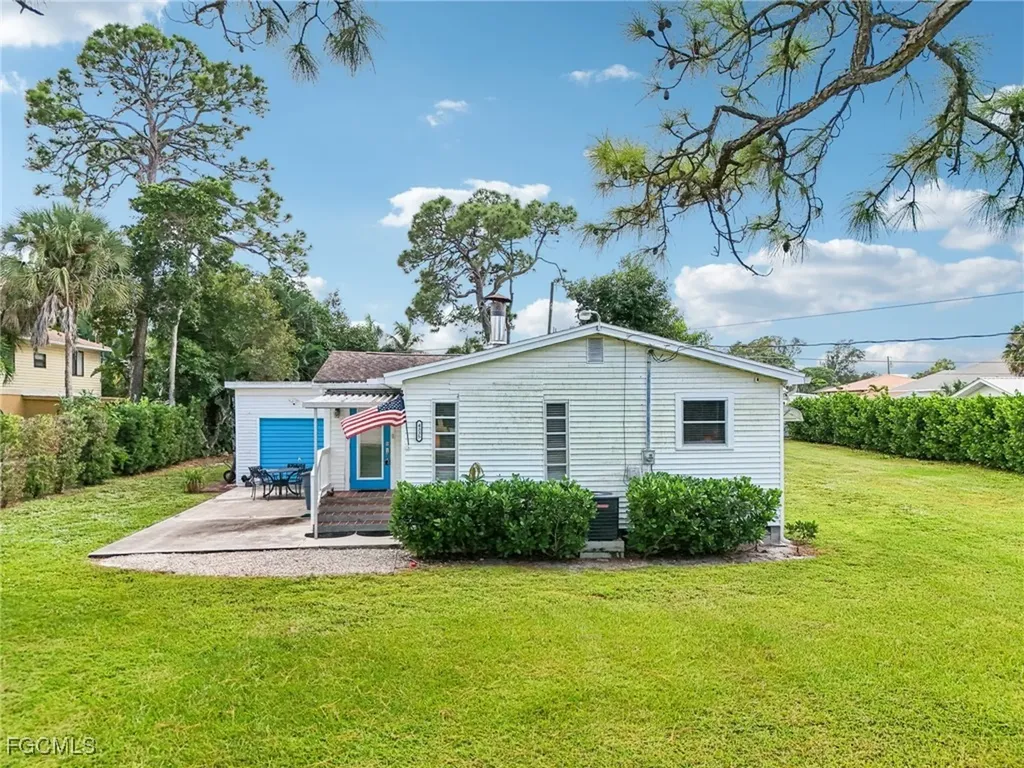 4331 Tarpon Avenue SW Bonita Springs FL 34134