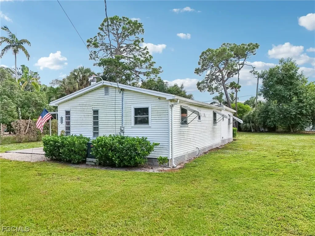 4331 Tarpon Avenue SW Bonita Springs FL 34134