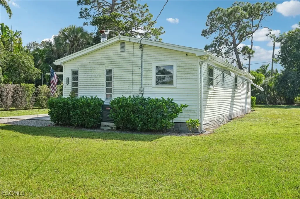4331 Tarpon Avenue SW Bonita Springs FL 34134