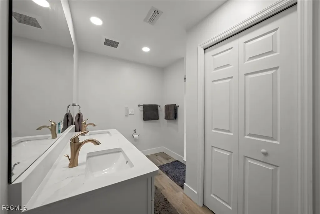2011 Mitzi Lane Sanibel FL 33957