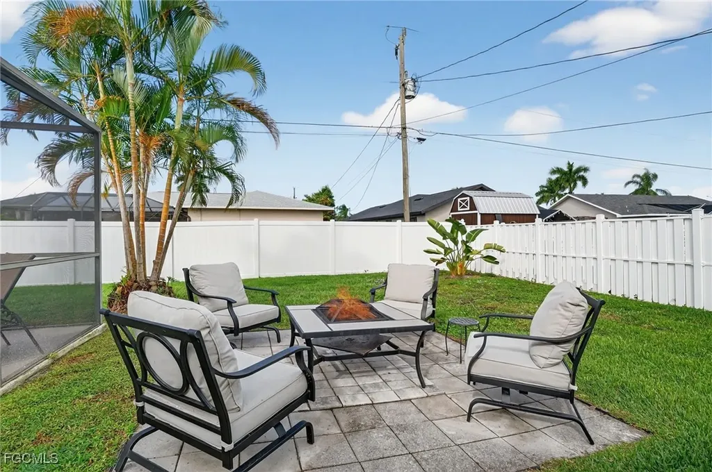 412 SE 13th Avenue Cape Coral FL 33990