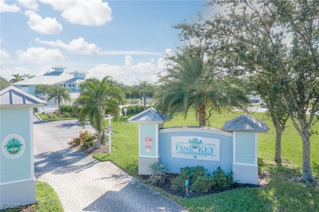 1050 Hancock Creek South Boulevard Cape Coral FL 33909