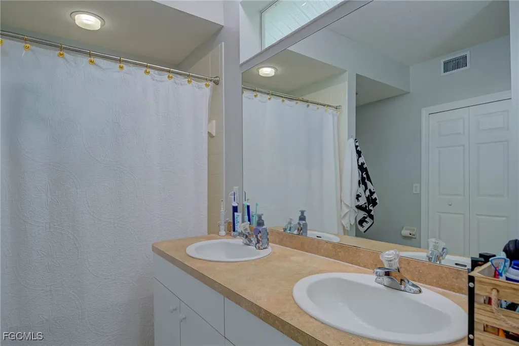 1050 Hancock Creek South Boulevard Cape Coral FL 33909