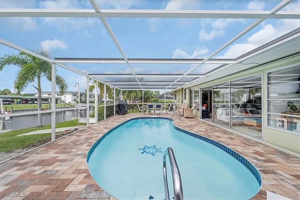 3908 SE 16th Place Cape Coral FL 33904