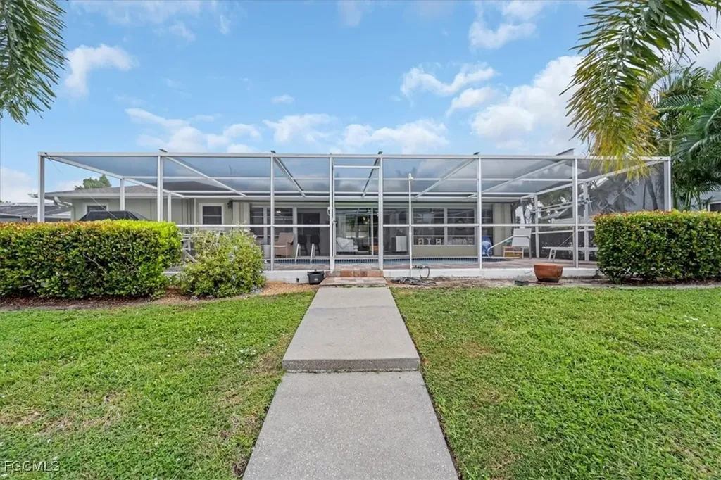 3908 SE 16th Place Cape Coral FL 33904