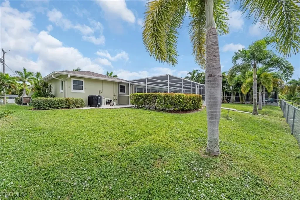 3908 SE 16th Place Cape Coral FL 33904