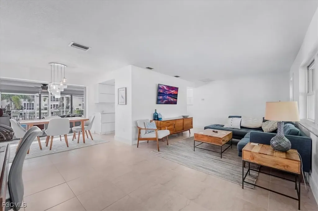 3908 SE 16th Place Cape Coral FL 33904