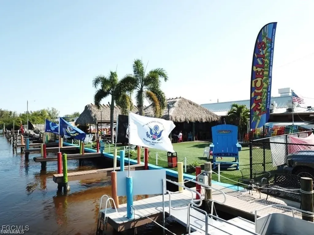 3836 NW 40th Avenue Cape Coral FL 33993