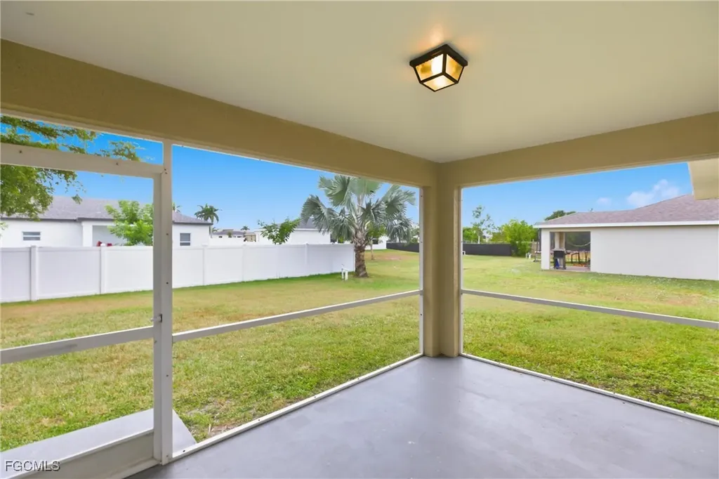 1252 NE 41st Street Cape Coral FL 33909