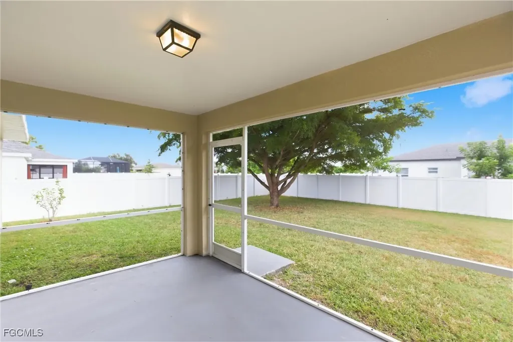 1252 NE 41st Street Cape Coral FL 33909