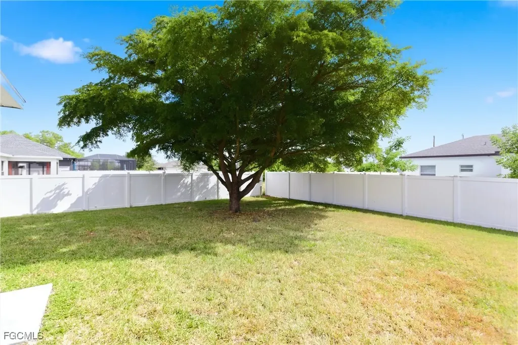 1252 NE 41st Street Cape Coral FL 33909