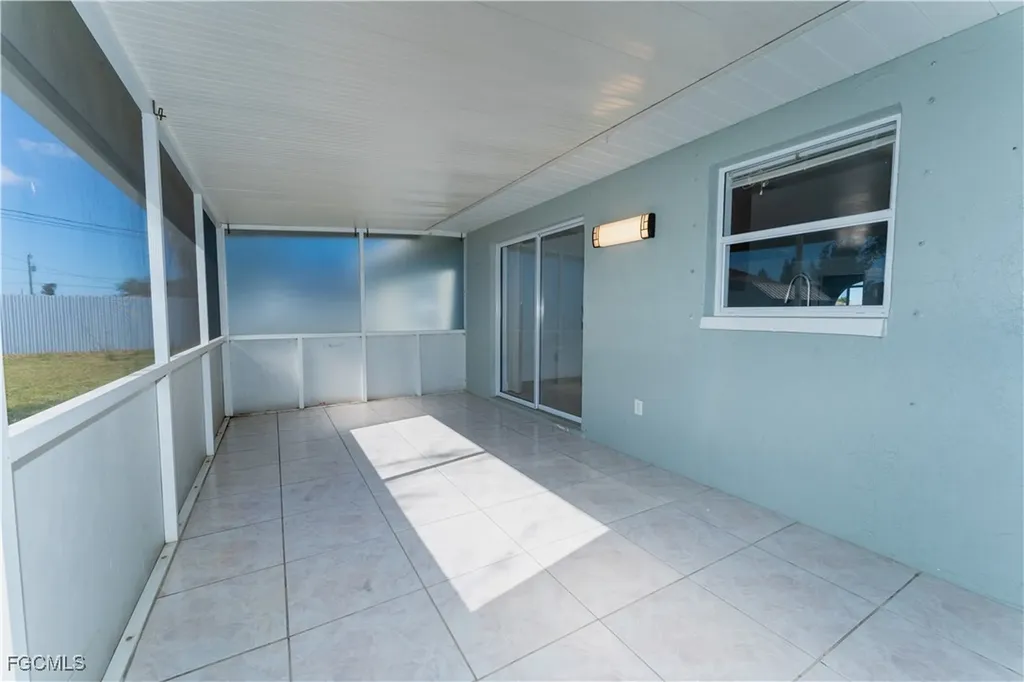 224 NE 9th Terrace Cape Coral FL 33909