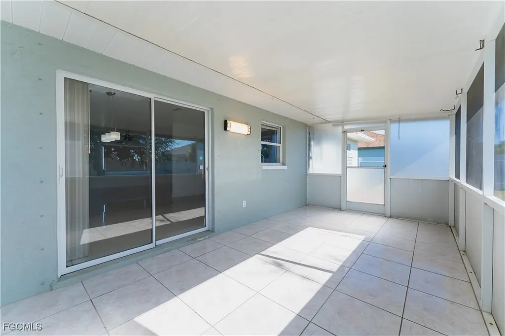 224 NE 9th Terrace Cape Coral FL 33909