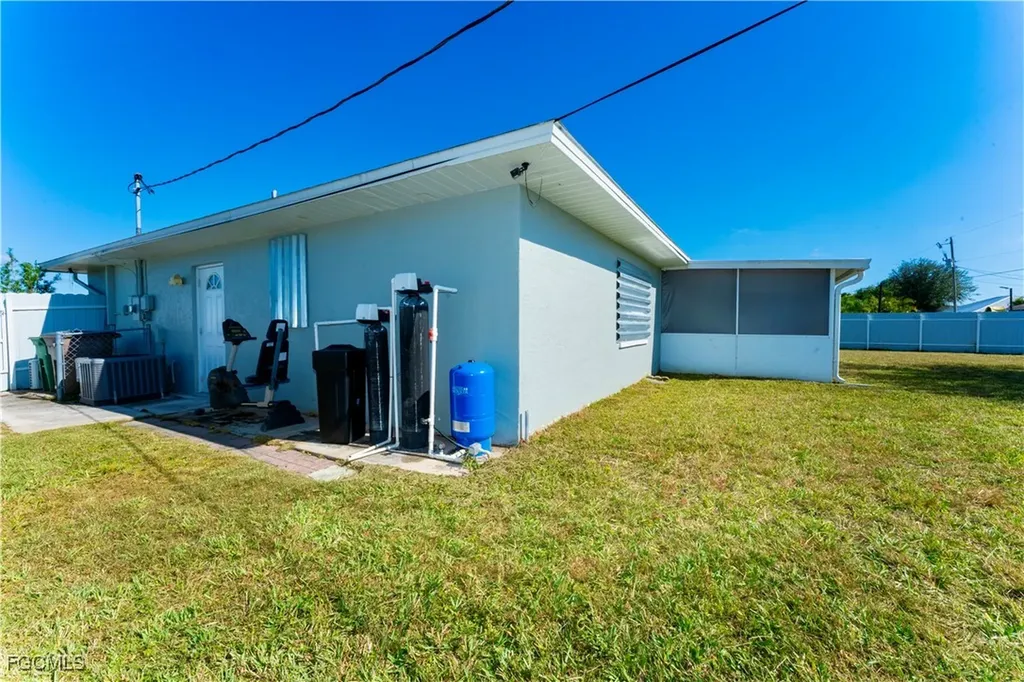 224 NE 9th Terrace Cape Coral FL 33909