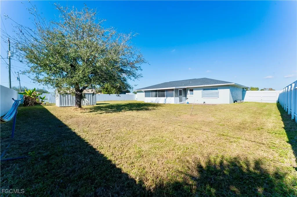 224 NE 9th Terrace Cape Coral FL 33909