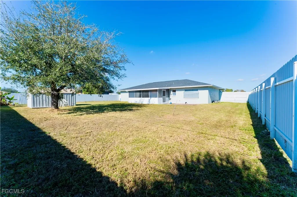 224 NE 9th Terrace Cape Coral FL 33909