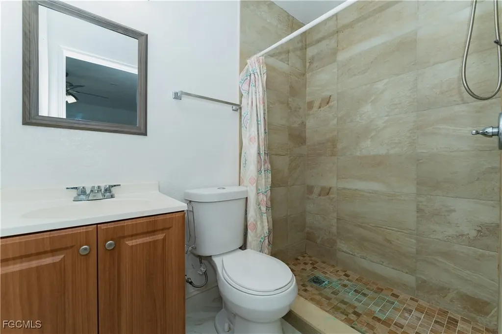 224 NE 9th Terrace Cape Coral FL 33909