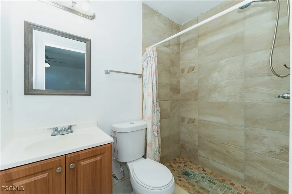 224 NE 9th Terrace Cape Coral FL 33909