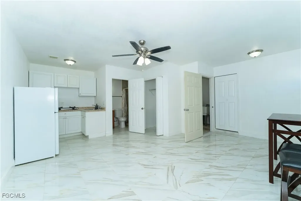 224 NE 9th Terrace Cape Coral FL 33909