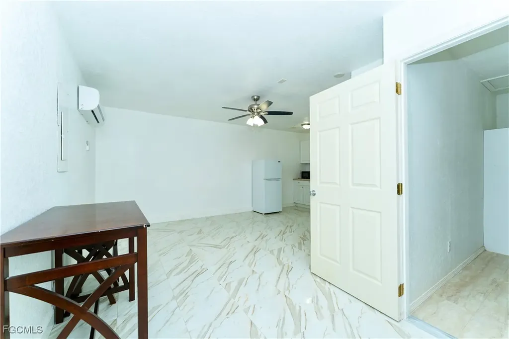 224 NE 9th Terrace Cape Coral FL 33909