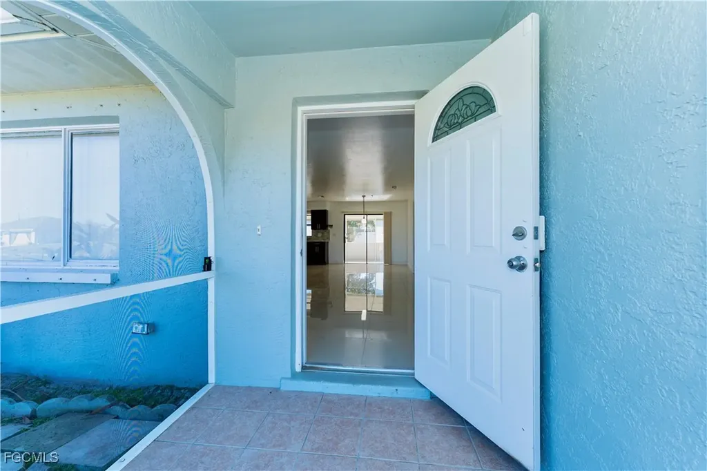 224 NE 9th Terrace Cape Coral FL 33909