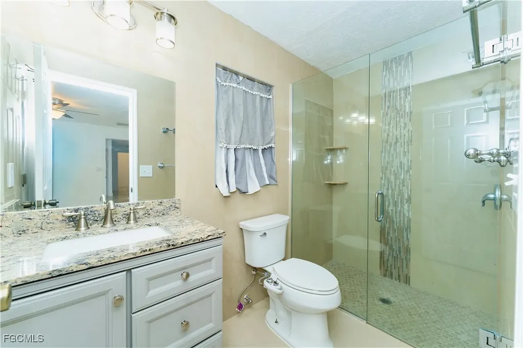 224 NE 9th Terrace Cape Coral FL 33909