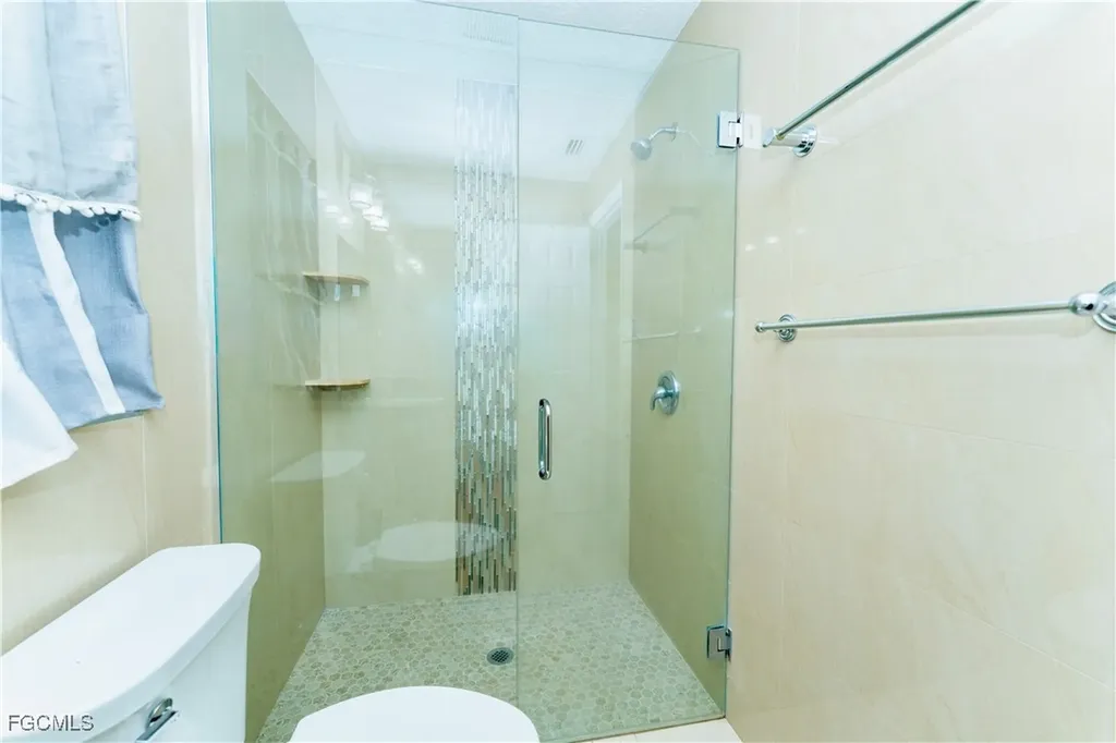 224 NE 9th Terrace Cape Coral FL 33909