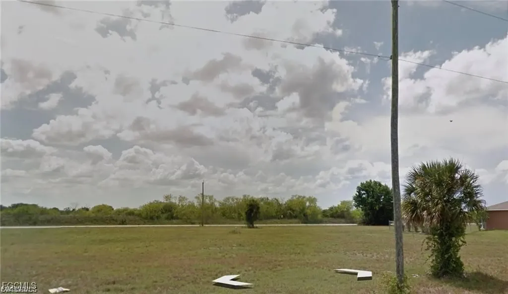 3907 NW 38th Street Cape Coral FL 33993