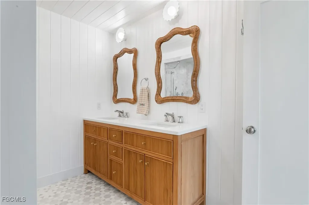 24 Beach Homes Captiva FL 33924