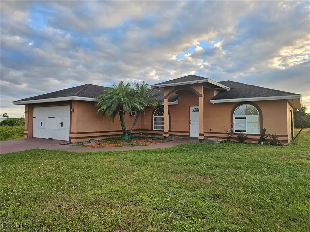 8016 Mangrove Circle Labelle FL 33935