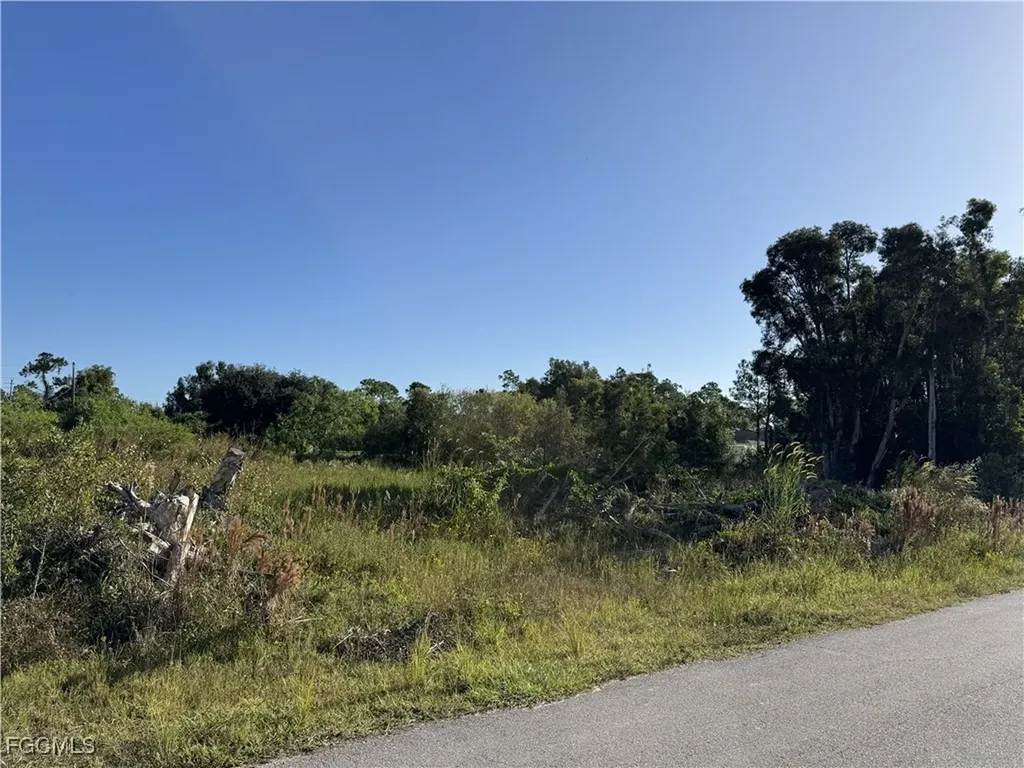 4804/4806 30th Street SW Lehigh Acres FL 33973