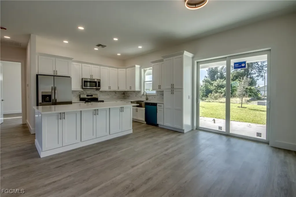 1720 SW 3rd Street Cape Coral FL 33991