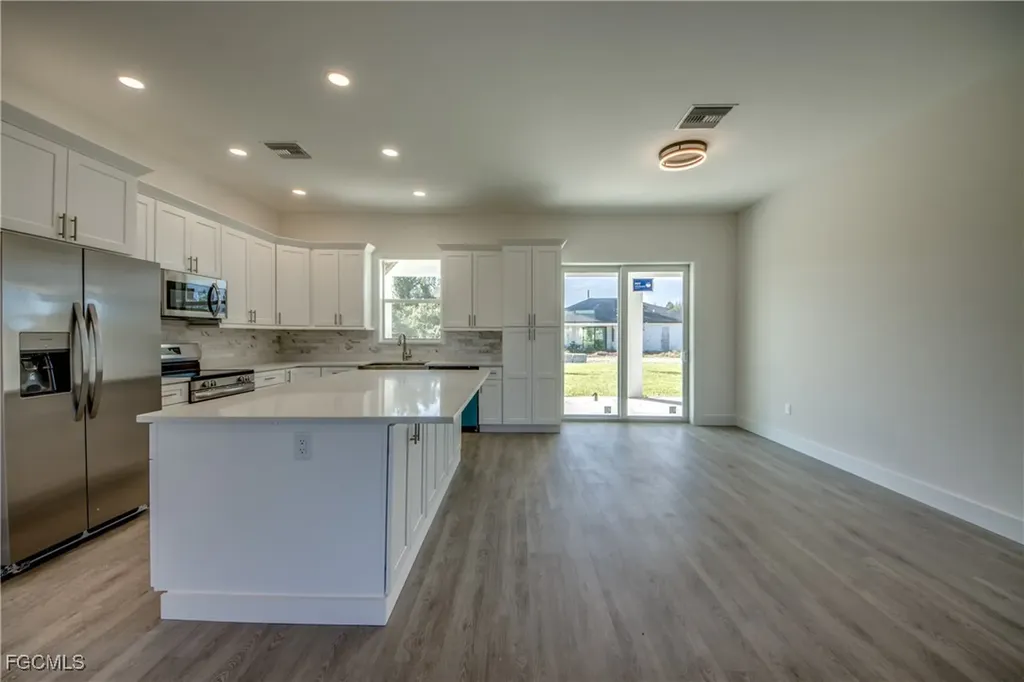 1720 SW 3rd Street Cape Coral FL 33991
