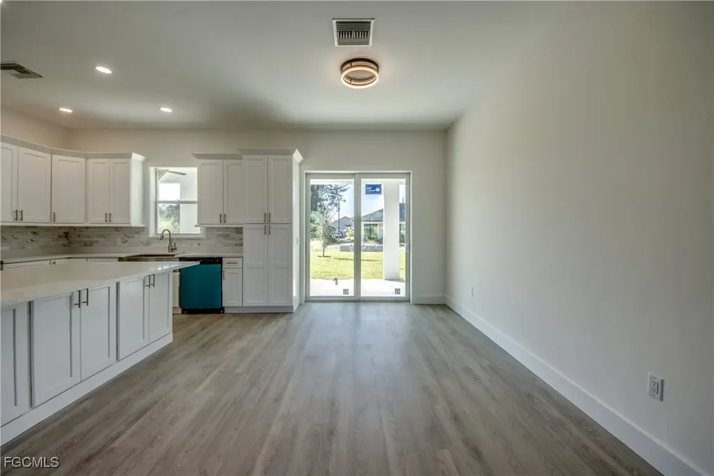 1720 SW 3rd Street Cape Coral FL 33991