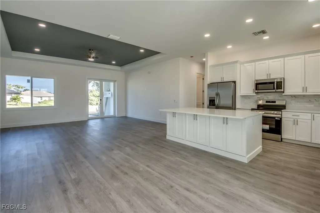 1720 SW 3rd Street Cape Coral FL 33991