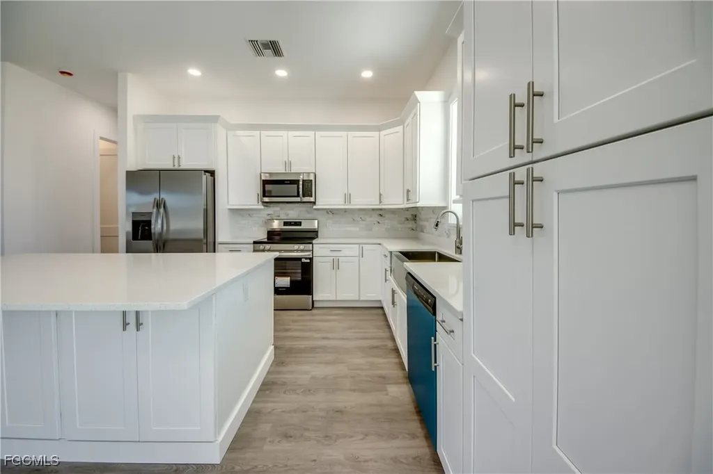 1720 SW 3rd Street Cape Coral FL 33991