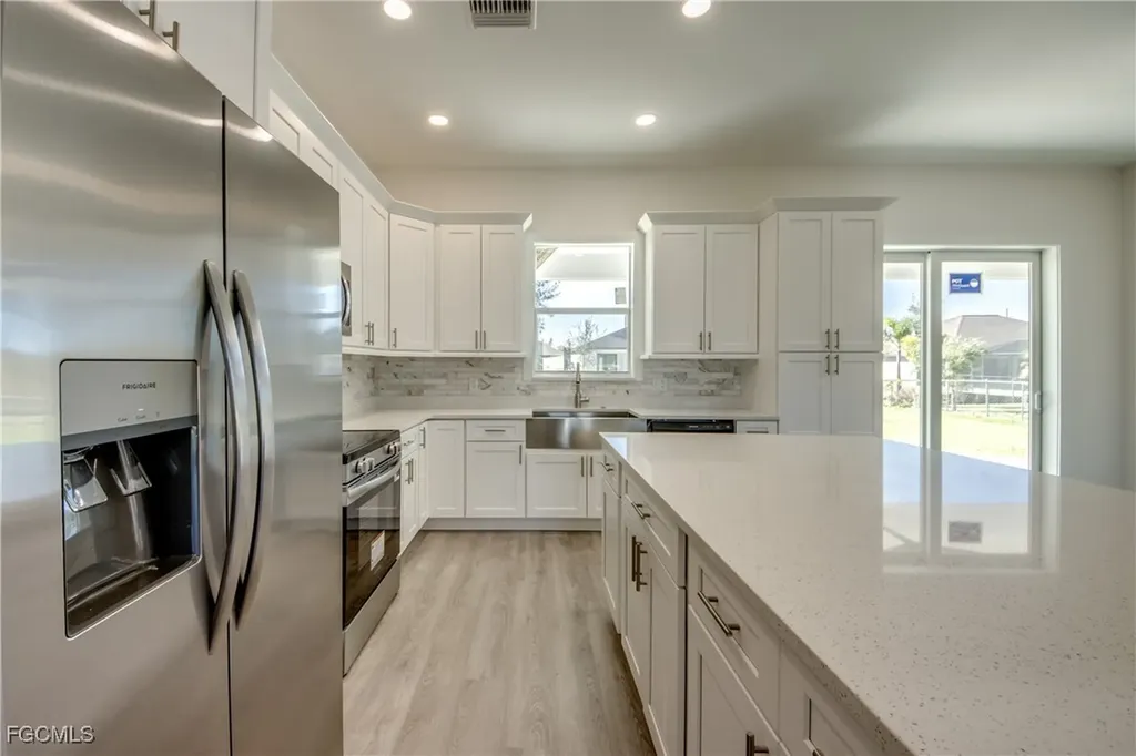 1720 SW 3rd Street Cape Coral FL 33991