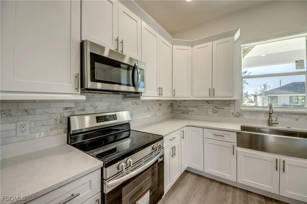 1720 SW 3rd Street Cape Coral FL 33991