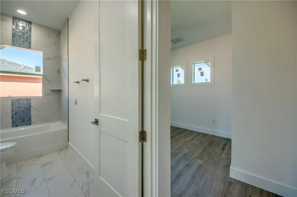 1720 SW 3rd Street Cape Coral FL 33991
