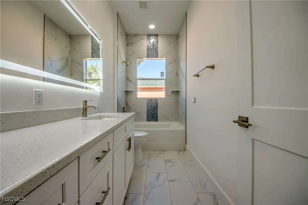 1720 SW 3rd Street Cape Coral FL 33991