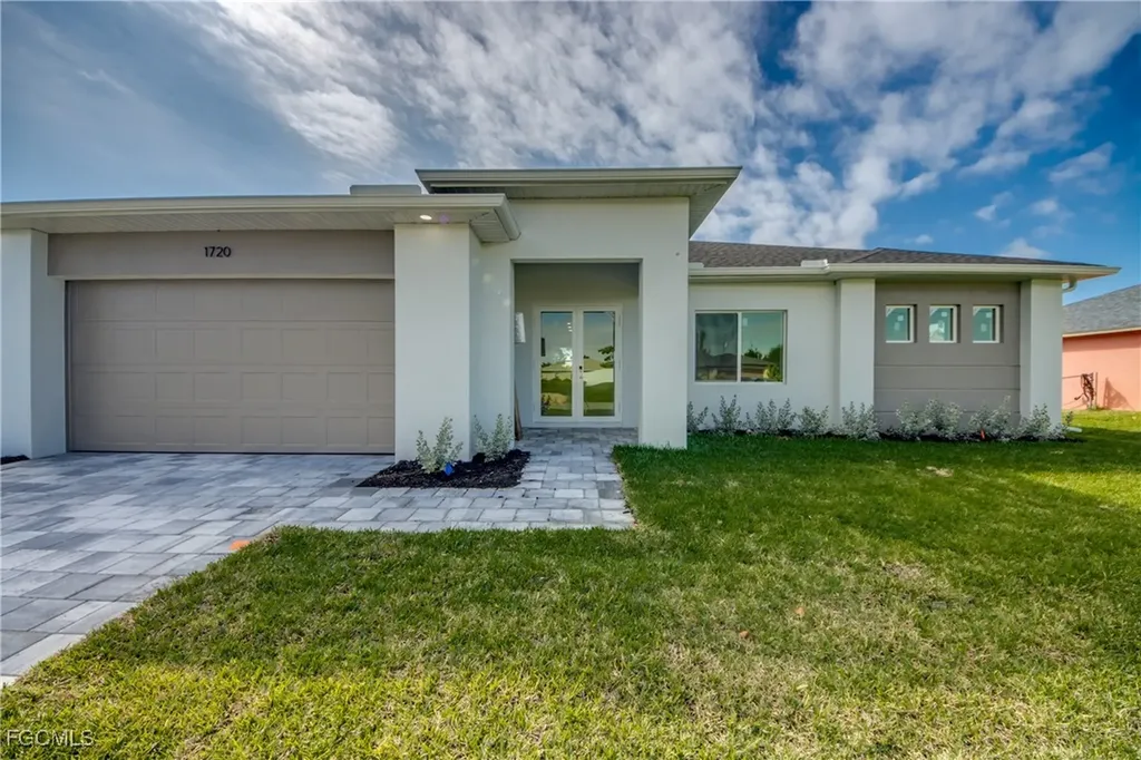 1720 SW 3rd Street Cape Coral FL 33991