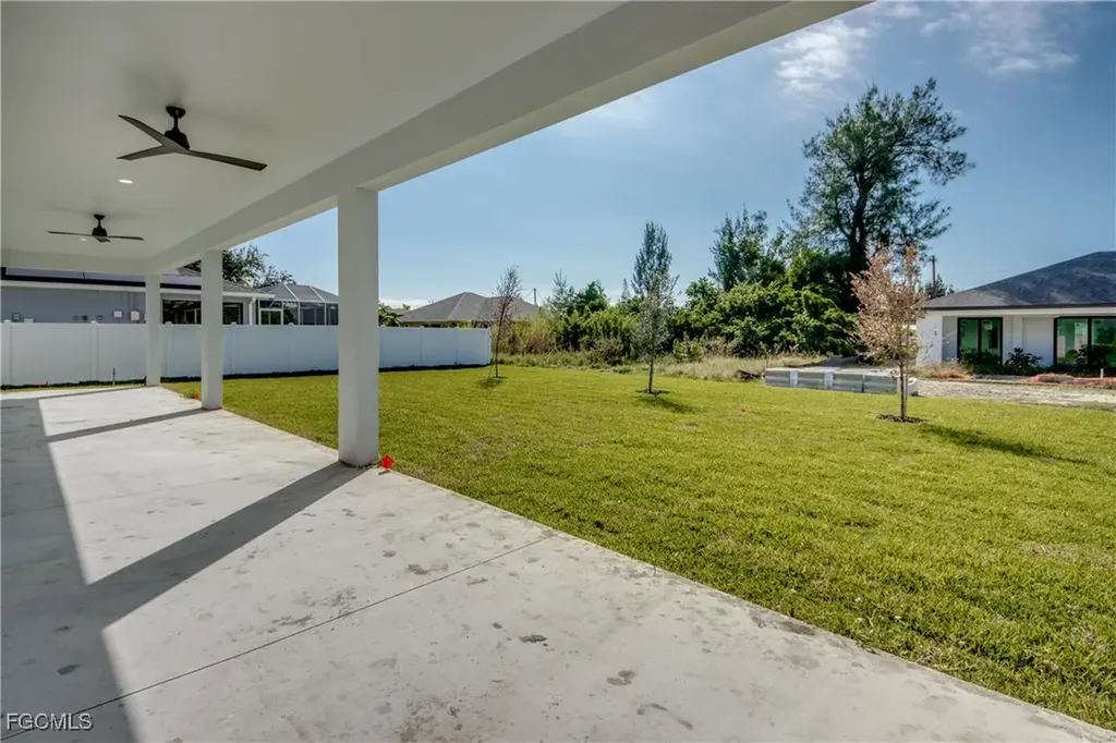 1720 SW 3rd Street Cape Coral FL 33991