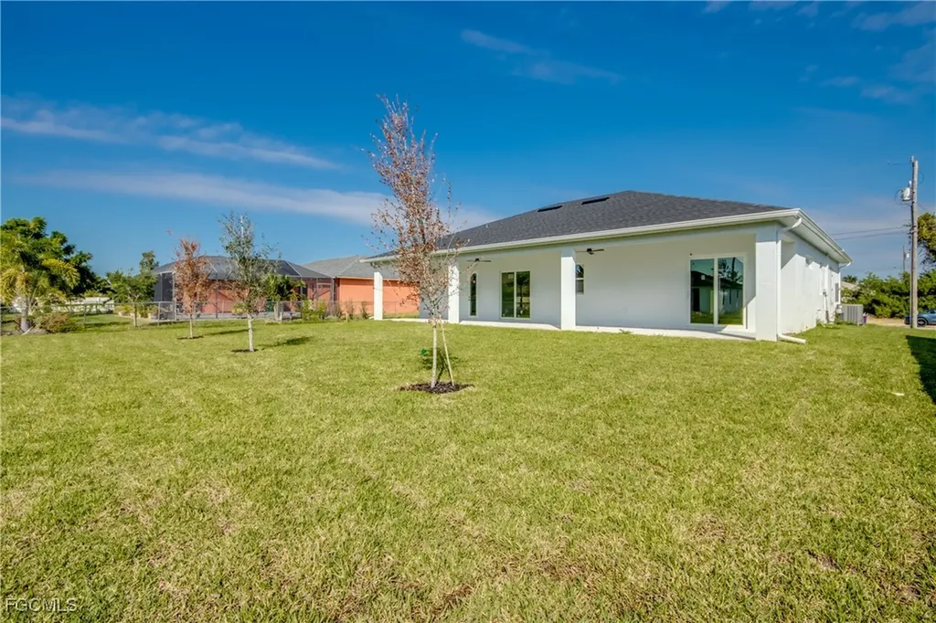 1720 SW 3rd Street Cape Coral FL 33991