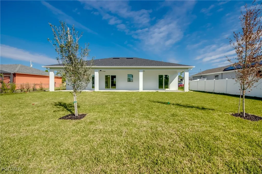 1720 SW 3rd Street Cape Coral FL 33991