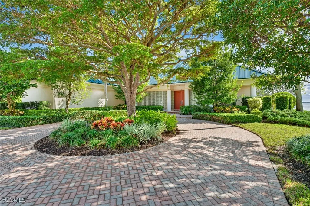 12540 Panasoffkee Drive North Fort Myers FL 33903