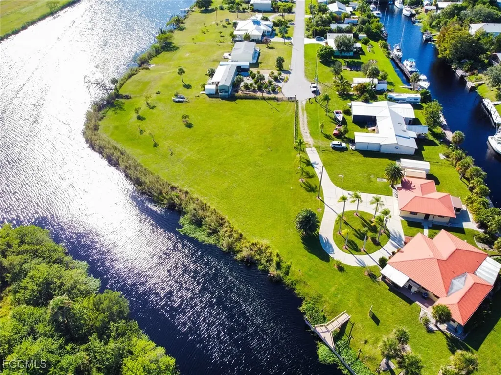 1106 E Anchor Lane Moore Haven FL 33471
