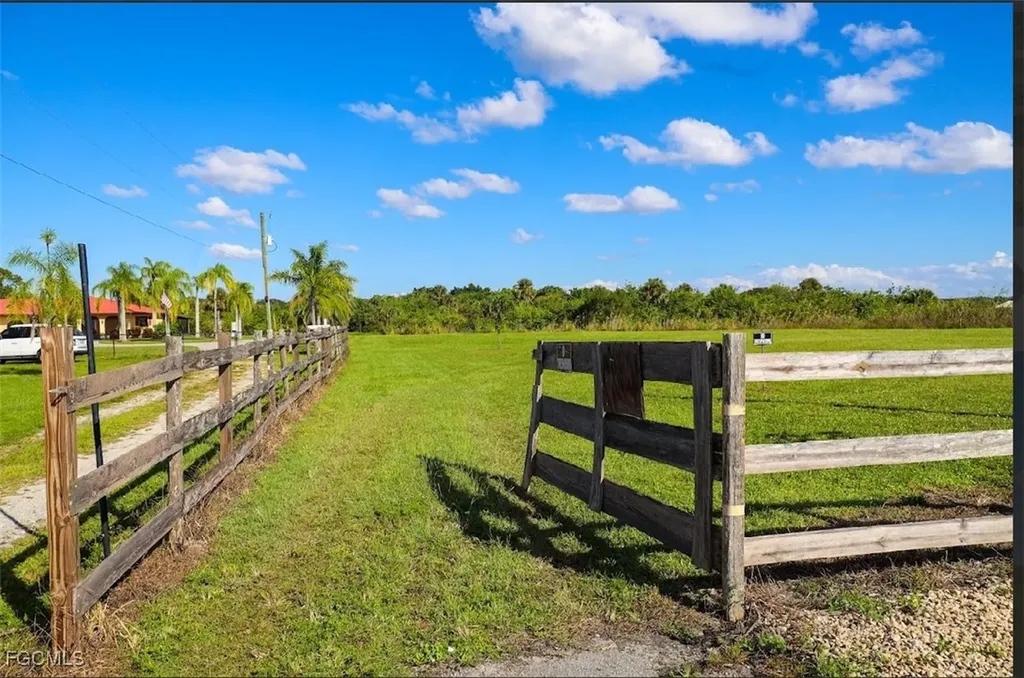 1106 E Anchor Lane Moore Haven FL 33471