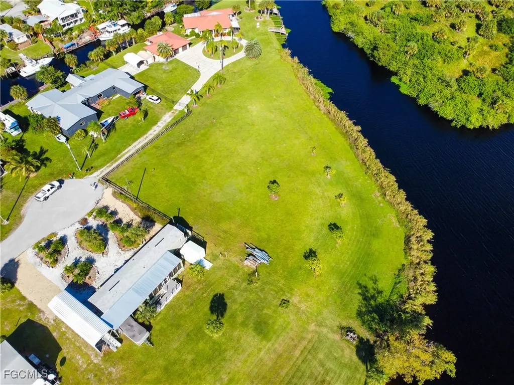 1106 E Anchor Lane Moore Haven FL 33471